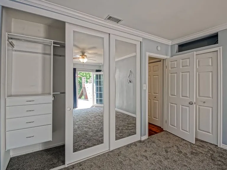 2404 Sebald Ave — Photo 33
