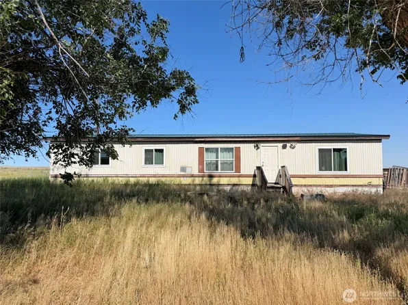 32498 Crick Road N, Wilbur, WA 99185