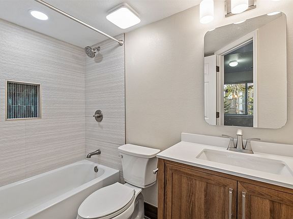 3rd image of 20 Spyglass Lane UNIT 20