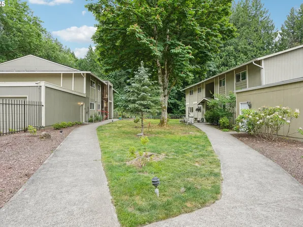 6610 SW Terri Ct APT 10, Portland, OR 97225