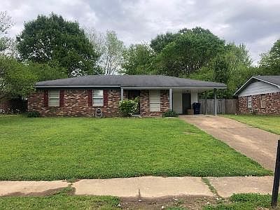 2nd image of 5706 Chickasaw Dr