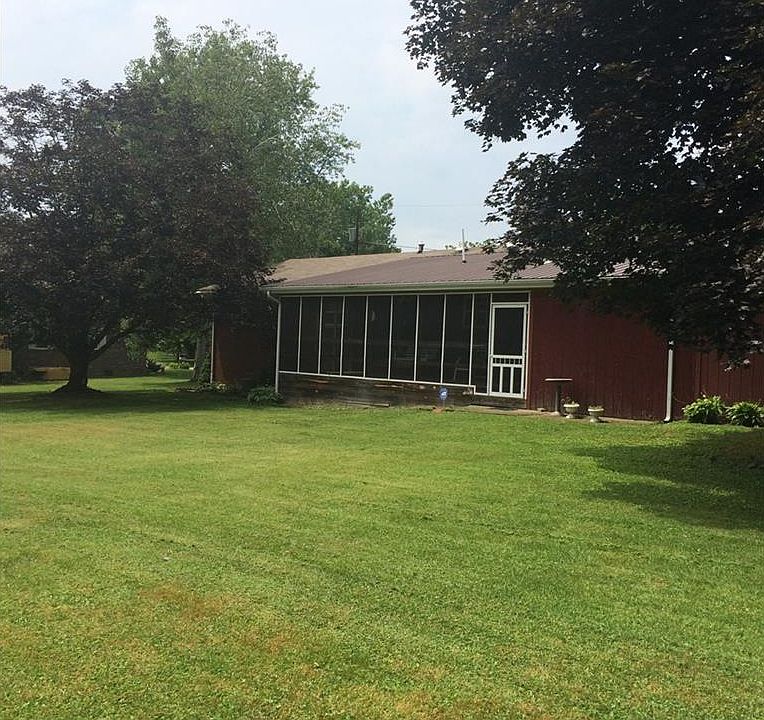 2nd image of 7 Maple Ln