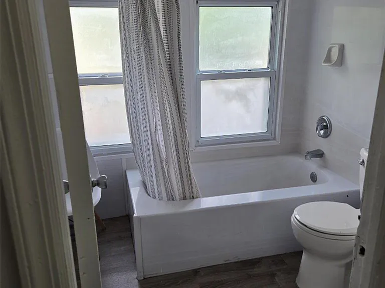 717 Henry St #2 — Photo 6