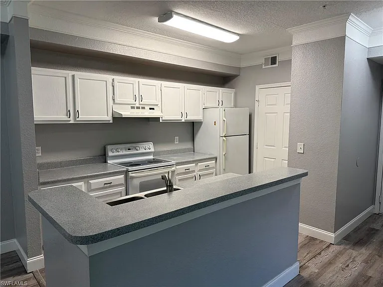 11561 Villa Grand #717 — Photo 4