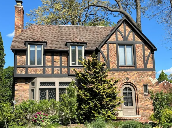 43 Oakdale Blvd, Pleasant Ridge, MI 48069