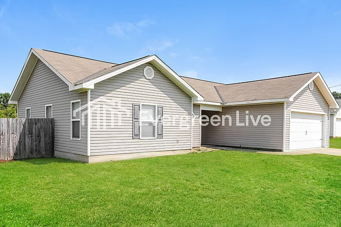 3 bed, 2.0 bath, 1338 sqft, $1,645 — Photo 2