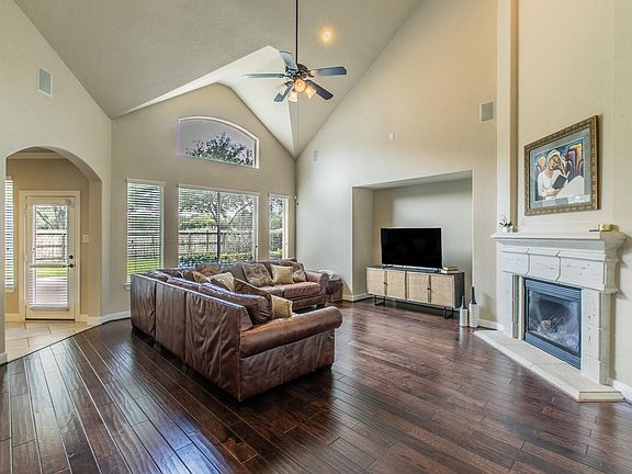 5th image of 7642 Westmoreland Dr