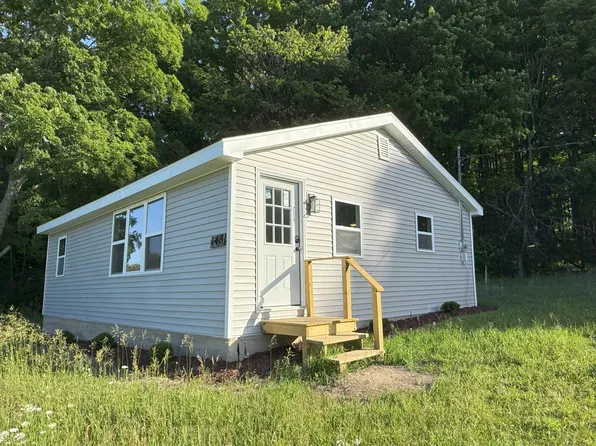 148 W Old State Rd, East Jordan, MI 49727