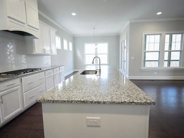 1013 Merrifield Dr — Photo 6