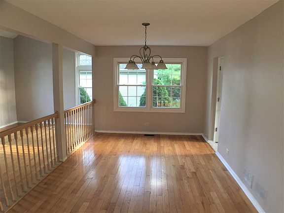 3rd image of 1300 Thorndale Ln