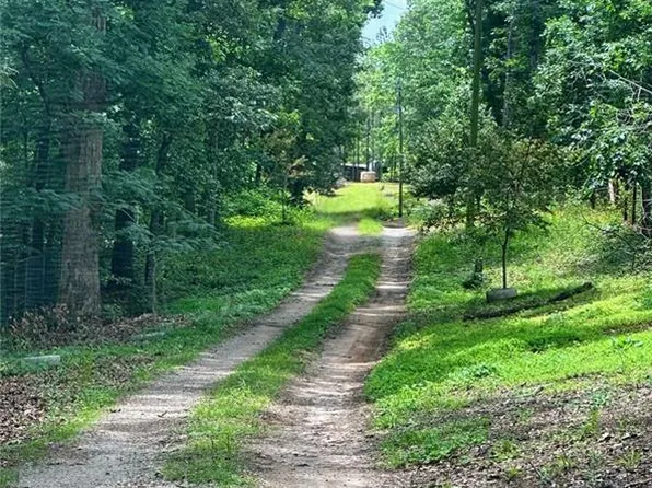 6394 Shore Dr, Douglasville, GA 30135