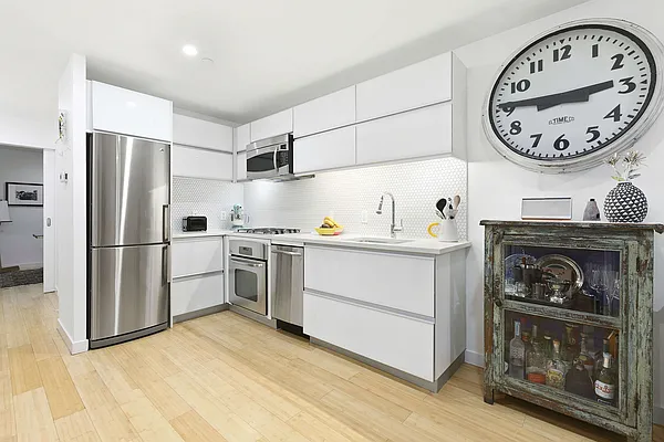 Sold by Compass | media 7