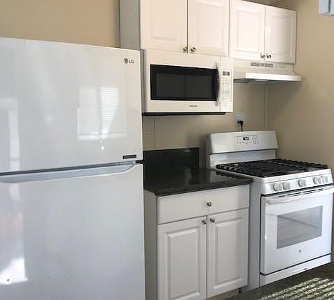 5th image of 7401 Peacock Way