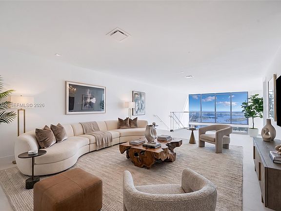 3rd image of 1400 Biscayne Blvd #Uph03