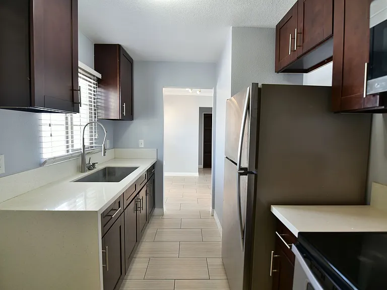 1003 E Clark Ave — Photo 11
