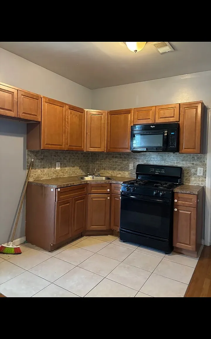 2 bed, $1,775 — Photo 1