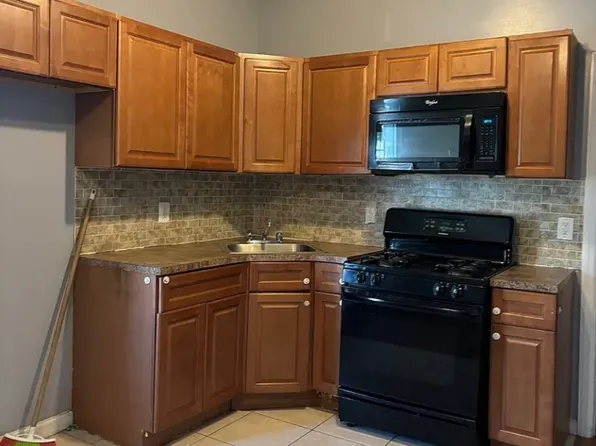 417 15th Ave #2L, Newark, NJ 07103