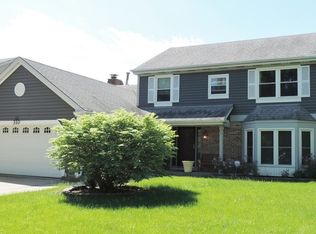 310 Woodside Dr, Bloomingdale, IL 60108