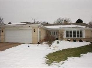 1020 S Church Rd, Mount Prospect, IL 60056