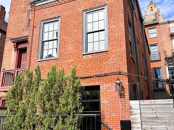 3rd image of 1516 Pine St #1R