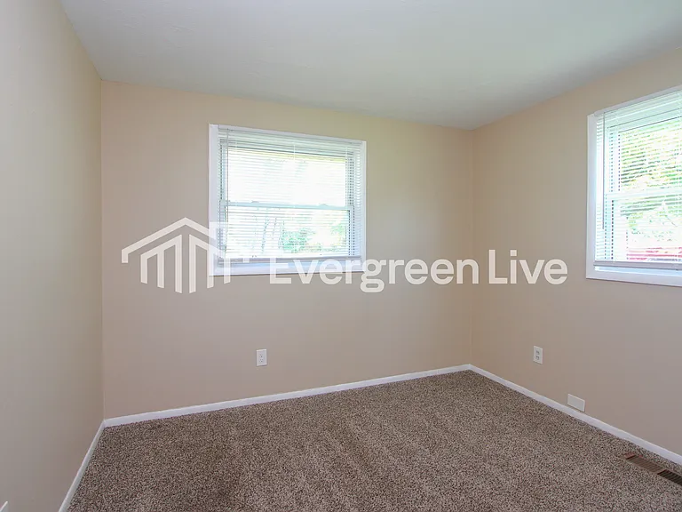 10053 Nassau Ln — Photo 8