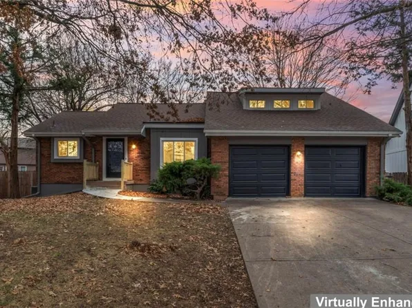 1217 E Jamestown Dr, Olathe, KS 66062