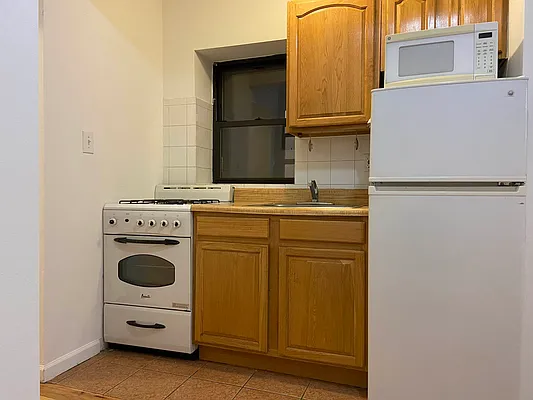 Rented by J Misrahi Realty Corp | media 7