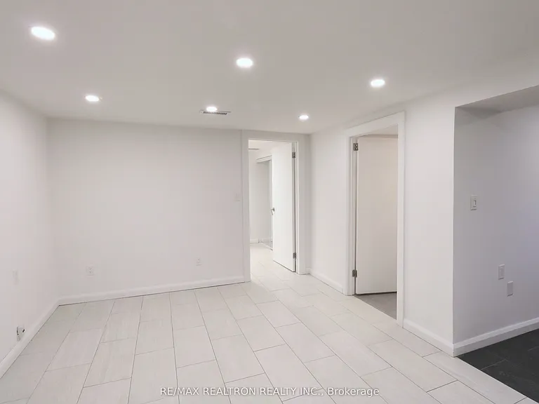 122 Longford Dr #BASEMENT — Photo 6