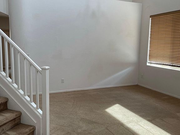 2nd image of 1519 E Cassia Ct