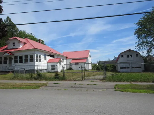 23 Elm Street, East Millinocket, ME 04430