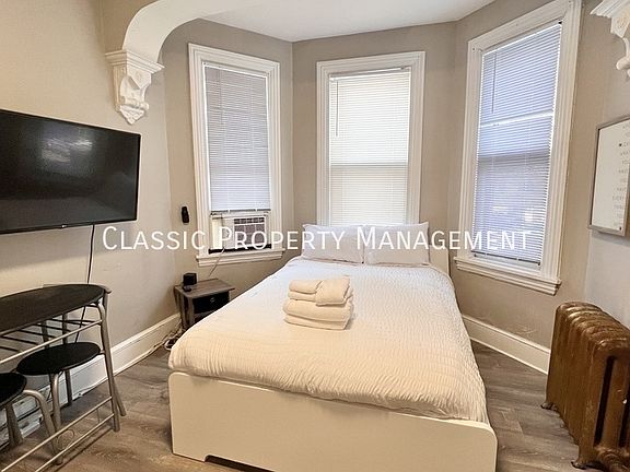 3rd image of 1401 N Harrison St APT 2
