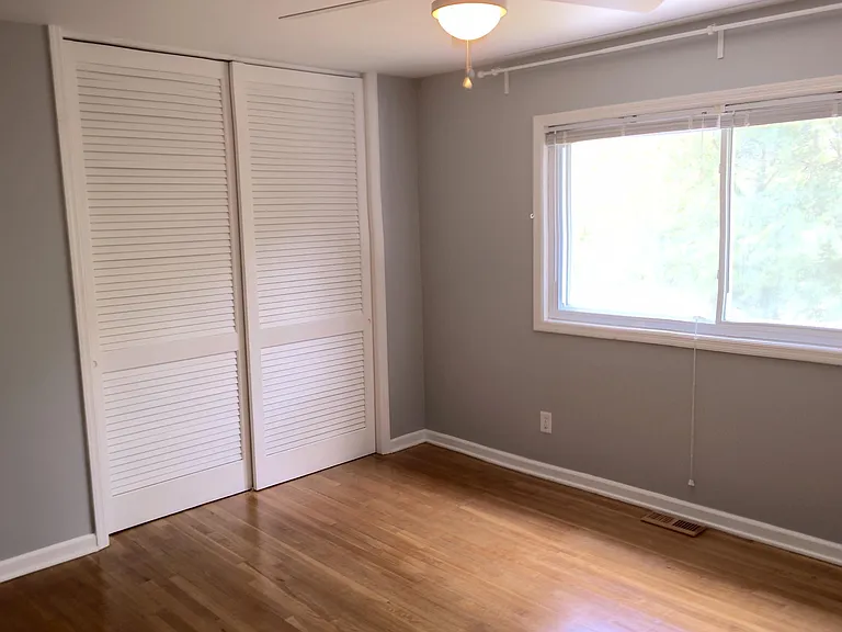 506 N Greensboro St #25 — Photo 8