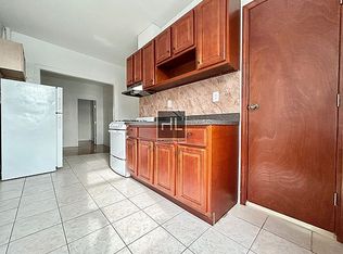 709 Henry St APT 3R, Brooklyn, NY 11231