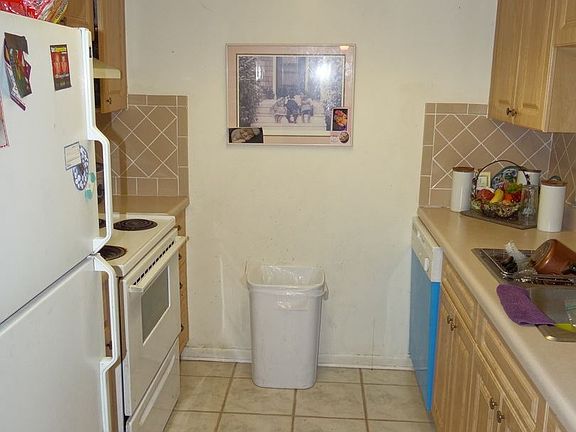 5th image of 4718 Michael Ct Unit 120
