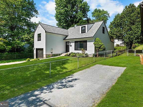 3rd image of 13406 Parkland Dr