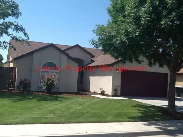 1177 Hartley Dr, Hanford, CA 93230