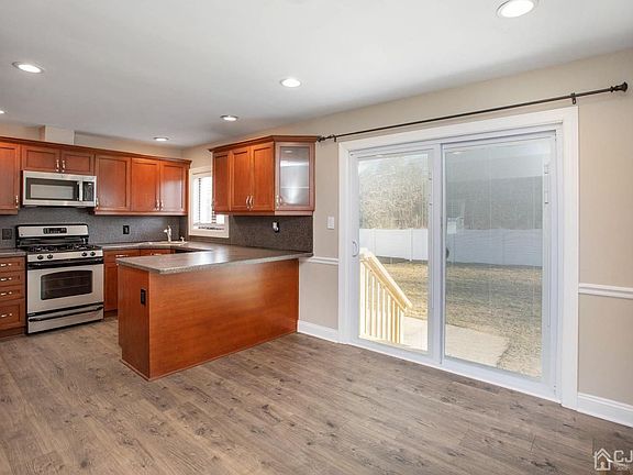 4th image of 116 Southwood Dr