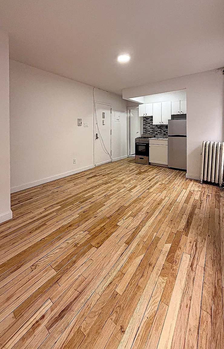 226 East 14th Street — Photo 4