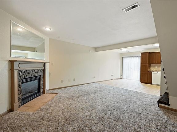 5th image of 702 SE 13th St