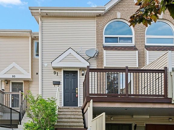 2nd image of 91 Thornbury Cres