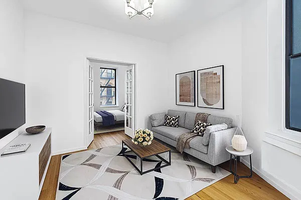 Rented by Jonis Realty | media 1