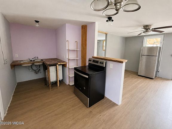 3rd image of 971 Ell St