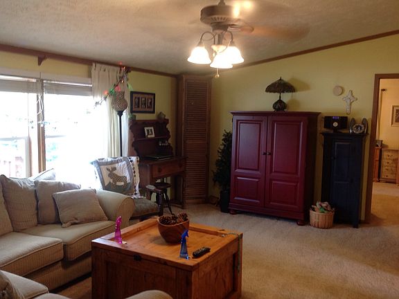 5th image of 9680 Russell St