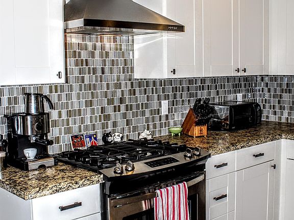 5th image of 23708 Chestnut Ct
