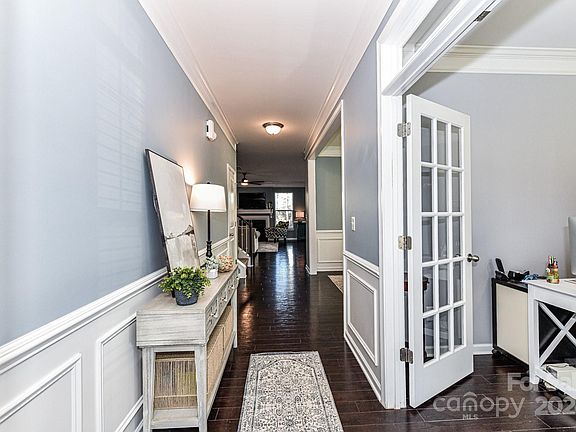4th image of 124 Carolinian Dr