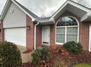 313 Country View Dr, Lower Burrell, PA 15068
