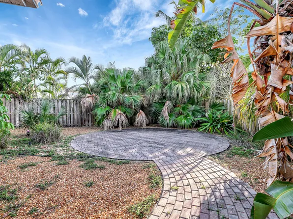 260 SE Villas Street, Stuart, FL 34994