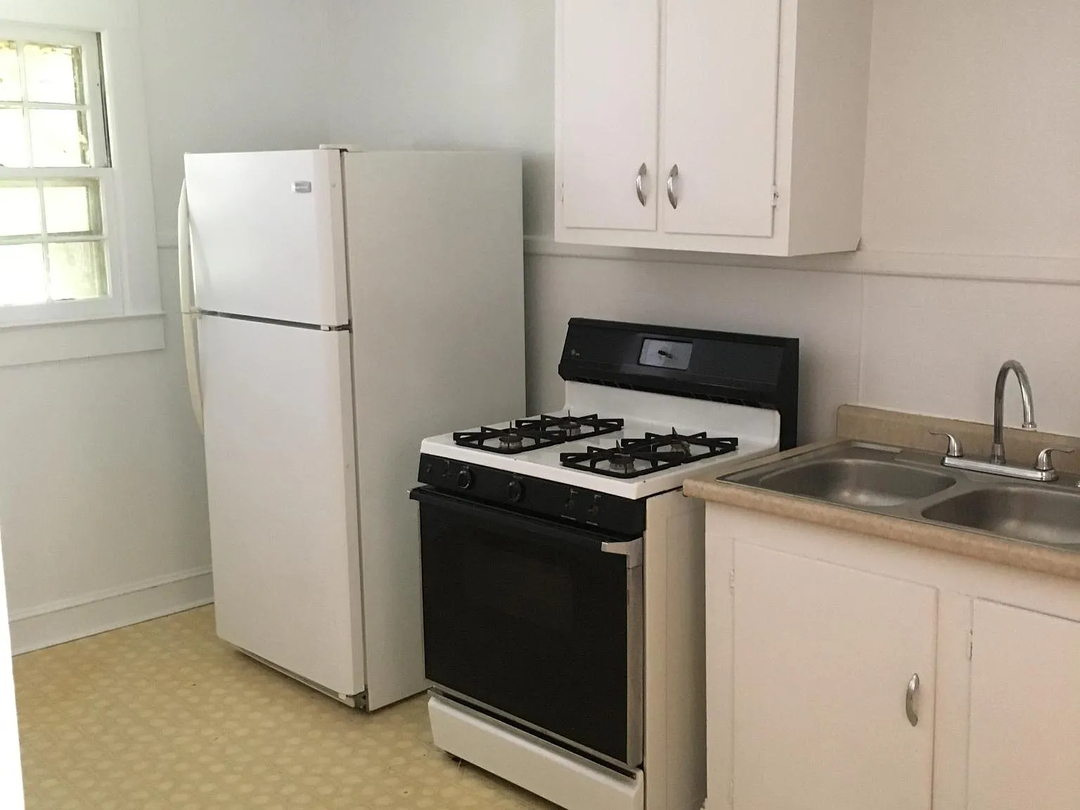 2 bed, 1000 sqft, $800 — Photo 2