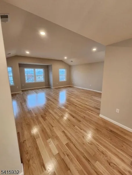 1 bed, $1,300 — Photo 2