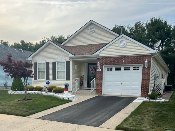 15 Abergele Drive, Toms River, NJ 08757
